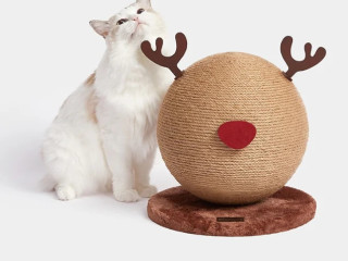 reindeer-cat-scratcher